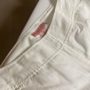 White capris pants- never worn